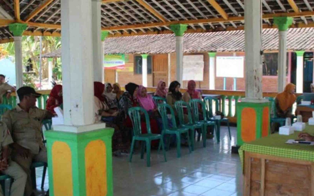 Sosialisasi Kepada Masyarakat Tentang Pentingnya Pendidikan Tingkat Perguruan Tinggi di Desa Jaring Halus (Nurul Hasanah, S.Pd.I., M.Pd)